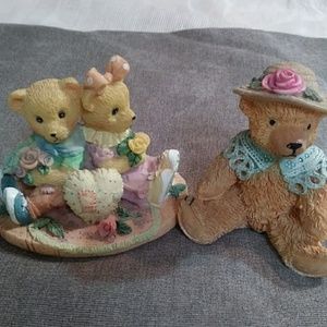 A Set Adorable bear figurines.